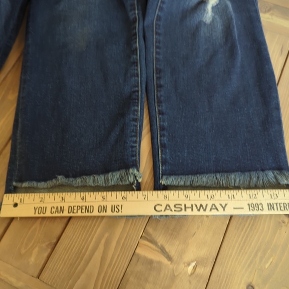 Kut from the Kloth Emma Ankle Straight Leg Distressed Raw Hem Jeans - Picture 7 of 14